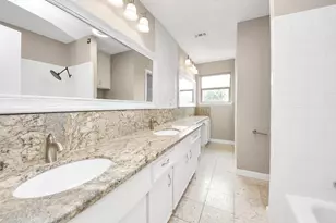 7631 Burning Hills Dr, Houston, TX 77071 - Photo 33