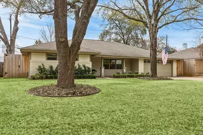 9829 Pine Lake Drive, Houston, TX 77055 - Photo 29