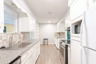 6131 Grape St, Houston, TX 77074 - Photo 27