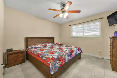 12823 Sandy Hook Drive, Houston, TX 77089 - Photo 15