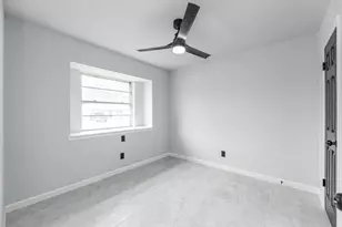 1109 E Columbia Ln, Deer Park, TX 77536 - Photo 21