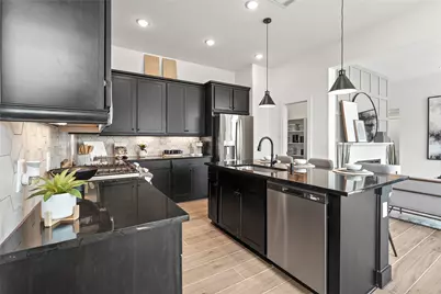 9451 Garden Gate Drive, Missouri City, TX 77459 - Photo 11