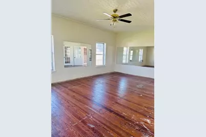 217 Main Street, Palacios, TX 77465 - Photo 9