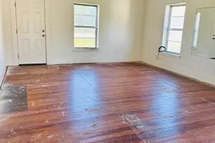 217 Main St, Palacios, TX 77465 - Photo 7