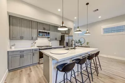 704 Pinemont Canyon Lane, Houston, TX 77018 - Photo 9