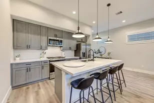 704 Pinemont Cyn Ln, Houston, TX 77018 - Photo 9