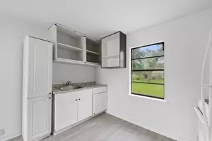 806 E Emily Ave, Wharton, TX 77488 - Photo 11