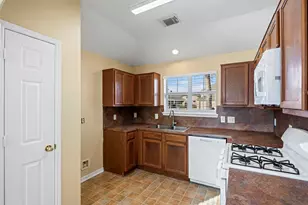 21114 Sprouse Cir, Humble, TX 77338 - Photo 5