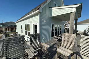 2836 Gulf View Ln, Crystal Beach, TX 77650 - Photo 11