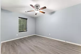 102 Lindencrest Ct, Sugar Land, TX 77479 - Photo 33