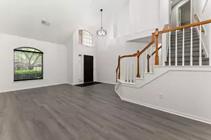 102 Lindencrest Ct, Sugar Land, TX 77479 - Photo 9