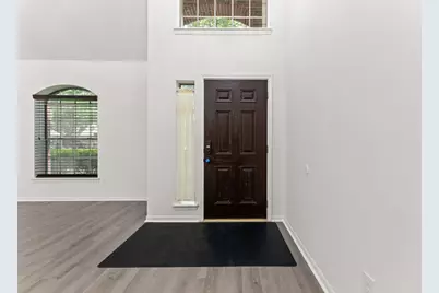 102 Lindencrest Court, Sugar Land, TX 77479 - Photo 5