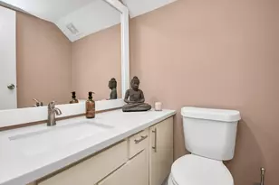 202 Sugar Berry Cir, Houston, TX 77024 - Photo 17