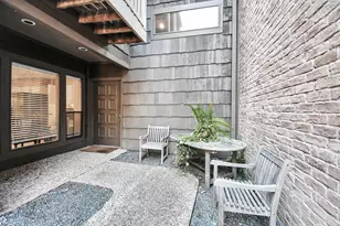 202 Sugar Berry Cir, Houston, TX 77024 - Photo 3