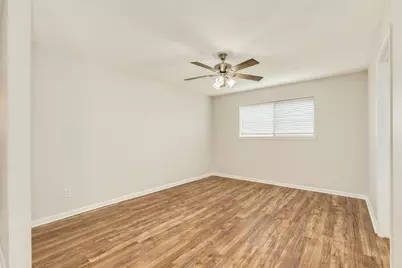 224 Banyan Street, Lake Jackson, TX 77566 - Photo 17