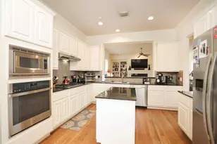 3130 Heritage Creek Terrace, Houston, TX 77008 - Photo 11