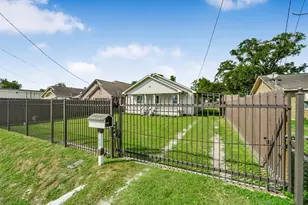 109 Neyland St, Houston, TX 77022 - Photo 49