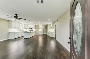 109 Neyland St, Houston, TX 77022 - Photo 5