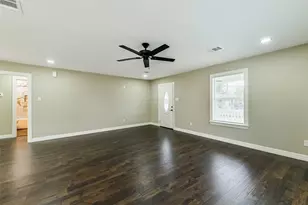 109 Neyland St, Houston, TX 77022 - Photo 9