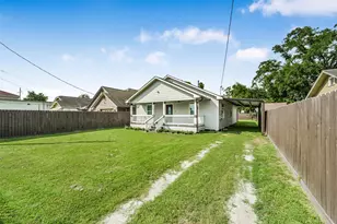 109 Neyland St, Houston, TX 77022 - Photo 3