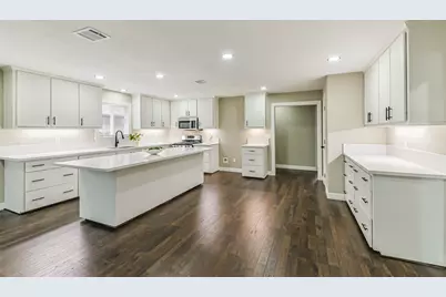 109 Neyland Street, Houston, TX 77022 - Photo 11