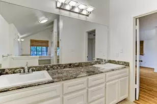 613 E 21st St, Houston, TX 77008 - Photo 19
