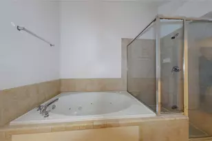 8715 Meadowcroft Dr, Houston, TX 77063 - Photo 29