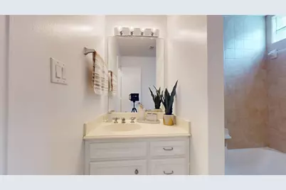 8715 Meadowcroft Drive #902, Houston, TX 77063 - Photo 15