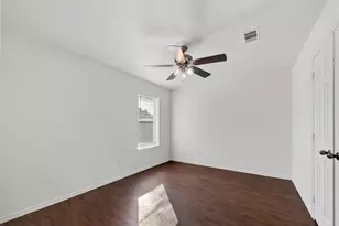 698 Columbia St, Alvin, TX 77511 - Photo 23