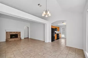698 Columbia St, Alvin, TX 77511 - Photo 5