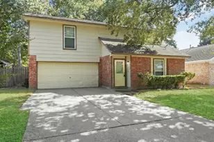 28630 Lochlevan Ct, Huffman, TX 77336 - Photo 3