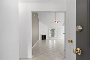 7803 Yellow Pine Dr, Houston, TX 77040 - Photo 3