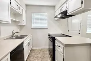 941 S Walker St, Angleton, TX 77515 - Photo 9