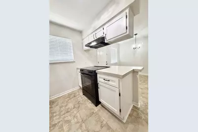 941 S Walker Street, Angleton, TX 77515 - Photo 7