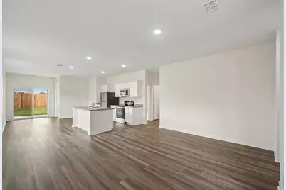 7913 Cassie Pine Drive, Houston, TX 77016 - Photo 3