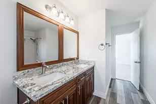 2723 Piney Lake Ct, Houston, TX 77038 - Photo 9