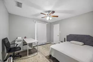 7350 Kirby Dr, Houston, TX 77030 - Photo 17