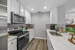 7350 Kirby Dr, Houston, TX 77030 - Photo 7