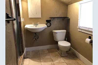 208 1/2 Avenue A, El Campo, TX 77437 - Photo 21