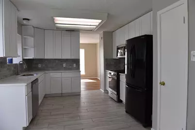 12303 Glenmeadow Drive, Stafford, TX 77477 - Photo 5