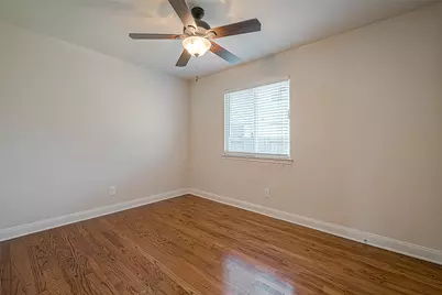 11015 Warath Oak Court, Houston, TX 77065 - Photo 15