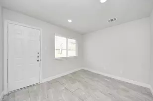 6934 Neff St, Houston, TX 77074 - Photo 15