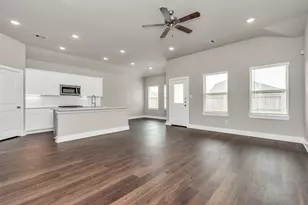 10610 Crescent Peak Ct, Rosharon, TX 77583 - Photo 3