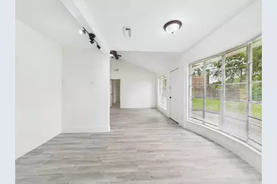 5814 Fontenelle Drive, Houston, TX 77035 - Photo 7