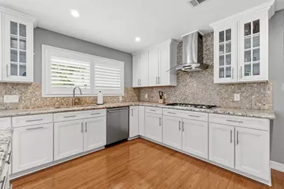 222 Laura Lane, Conroe, TX 77385 - Photo 11