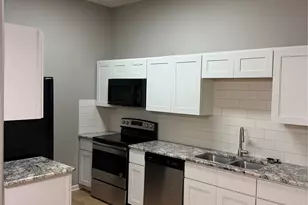 2710 Grants Lake Blvd, Sugar Land, TX 77479 - Photo 3