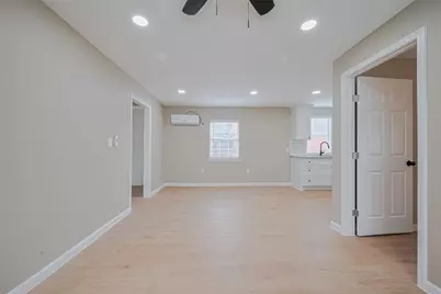 2516 Craigmont Street, Houston, TX 77023 - Photo 5