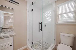 2516 Craigmont St, Houston, TX 77023 - Photo 13
