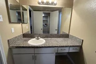 2750 Holly Hall St, Houston, TX 77054 - Photo 9