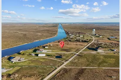 9850 S Redfish Drive, Hitchcock, TX 77563 - Photo 13